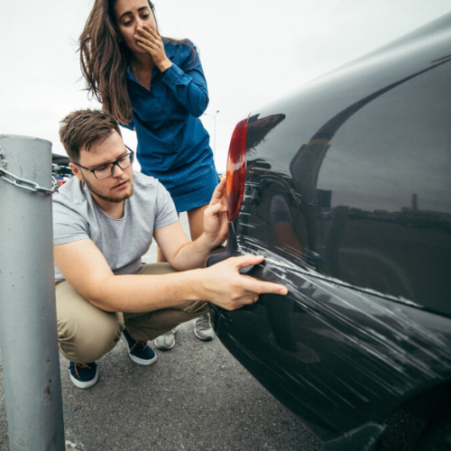 Caratteristica 1 - Potente DashCam Pro® con registrazione 4K Ultra HD e Sensore Anti-Detecting per monitorare, proteggere e documentare 24 ore su 24 il tuo veicolo anche comodamente da smartphone risolvendo incidenti e contestazioni in modo semplice, veloce e sicuro.